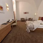 Altes Kloster 4*