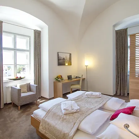 Altes Kloster Hotell Hainburg an der Donau