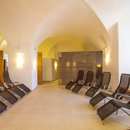 Altes Kloster 4* Hainburg an der Donau