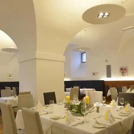 Altes Kloster Hotel Hainburg an der Donau