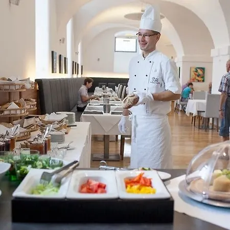 Altes Kloster Hainburg an der Donau