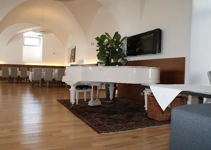 Altes Kloster 4* 하인부르크 안 데어 도나우